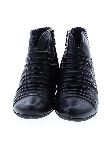 Pikolinos Ankle Boots (view 2)