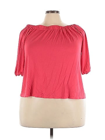 Loveappella Short Sleeve Top (view 1)