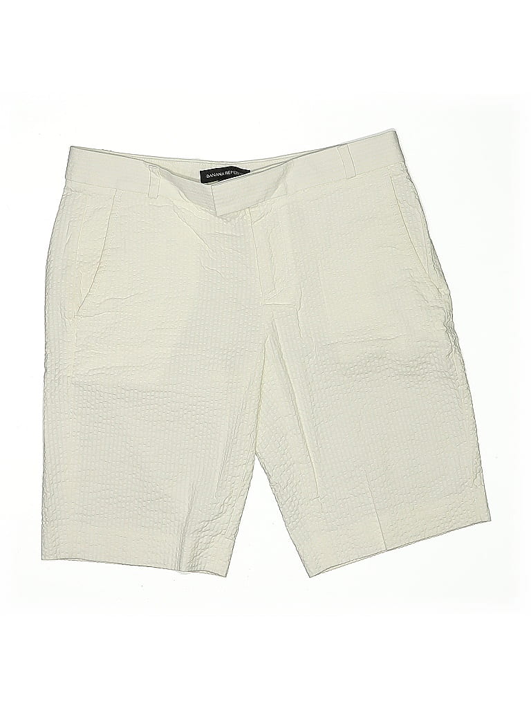 Click to view more detailed imagery on our partner's website Pre-owned Banana Republic Shorts In White