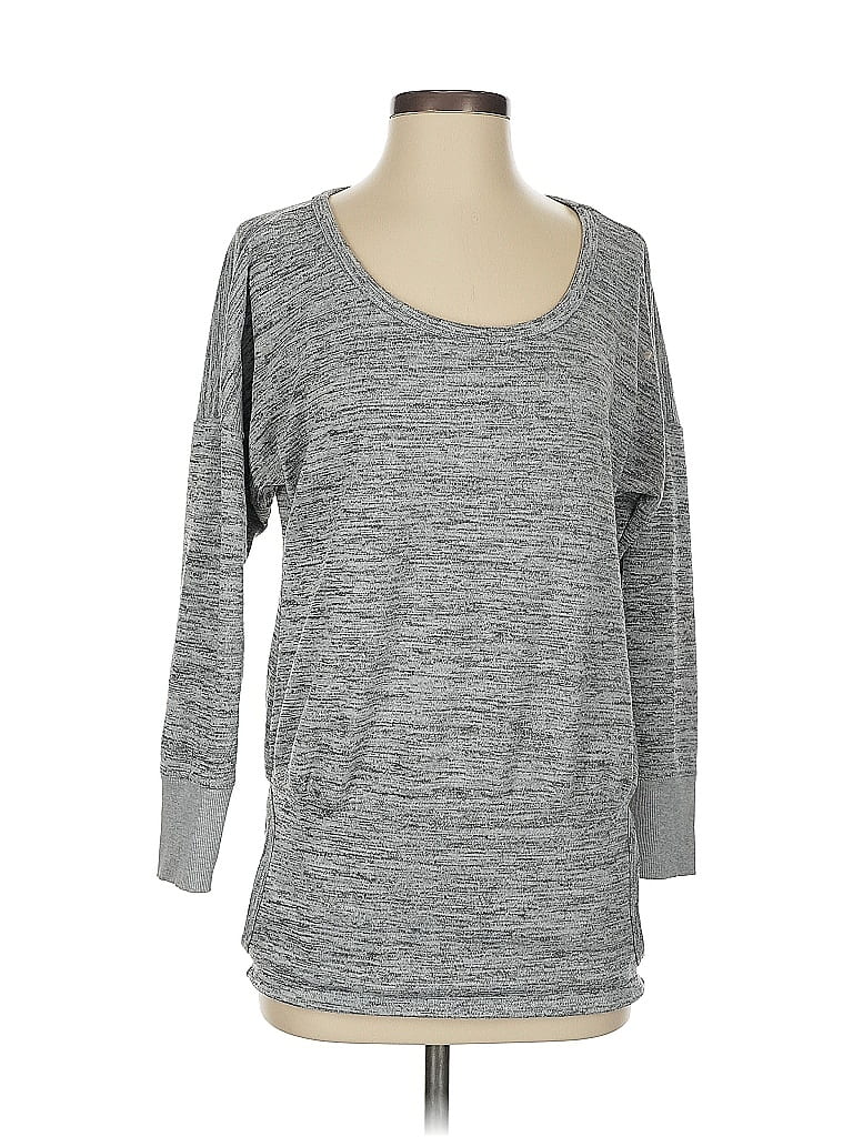 Click to view more detailed imagery on our partner's website Pre-owned Athleta 3/4 Sleeve T-shirt In Gray