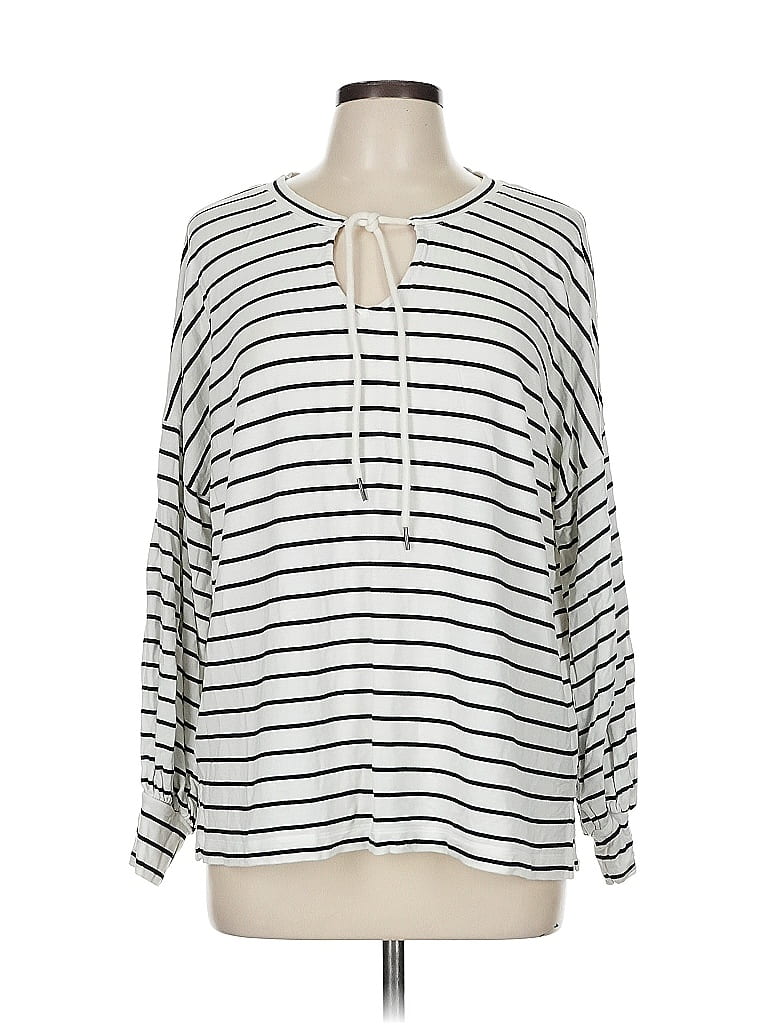 Click to view more detailed imagery on our partner's website Pre-owned Cabi Long Sleeve T-shirt In Silver