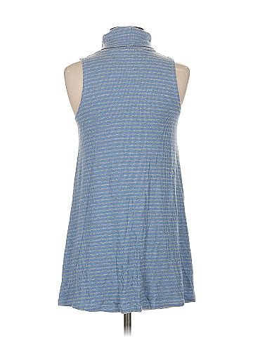 Puella Sleeveless Turtleneck (view 2)