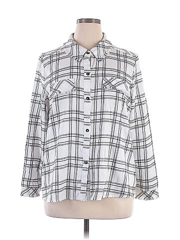 Signature Studio Long Sleeve Button-Down Shirt (view 1)