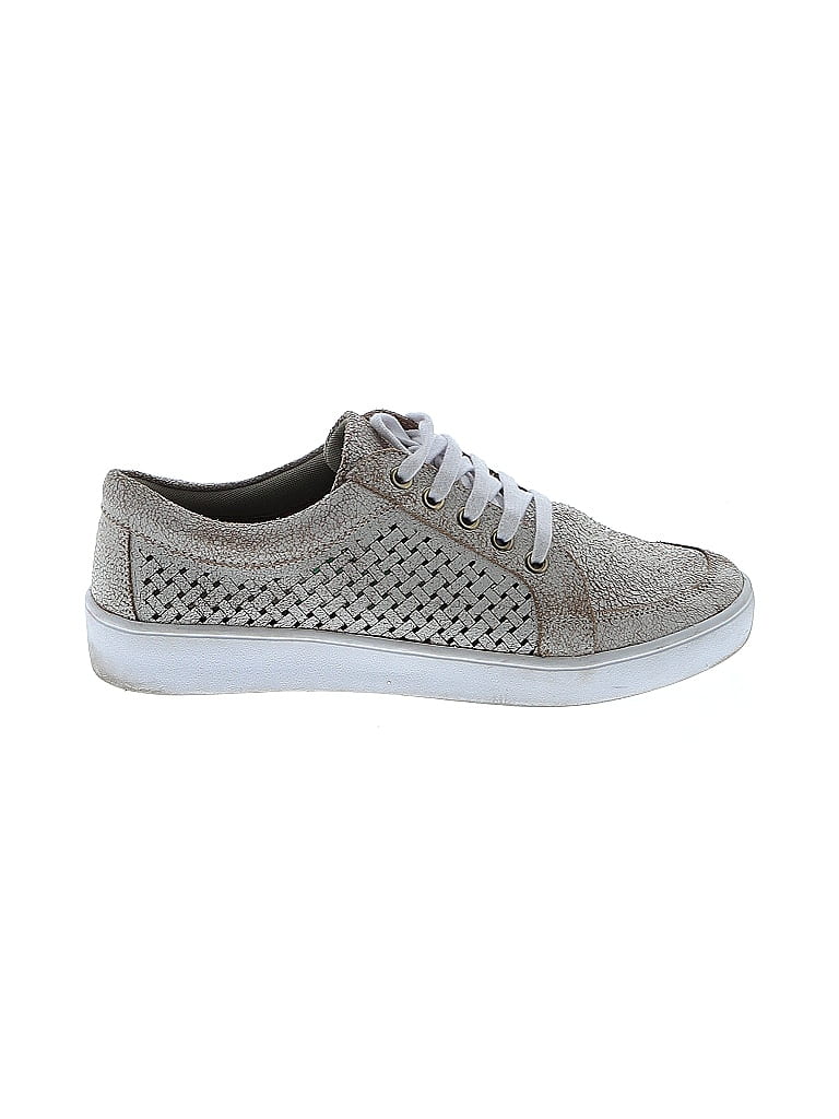 Pre-owned Ava & Aiden Sneakers In White