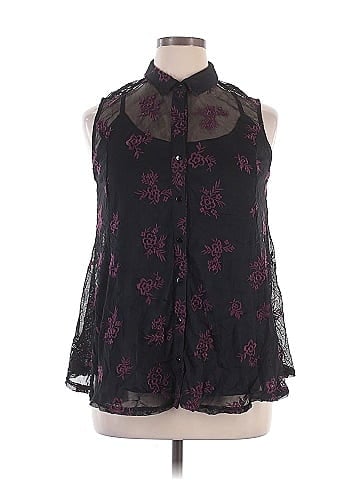 Avenue Sleeveless Blouse (view 1)