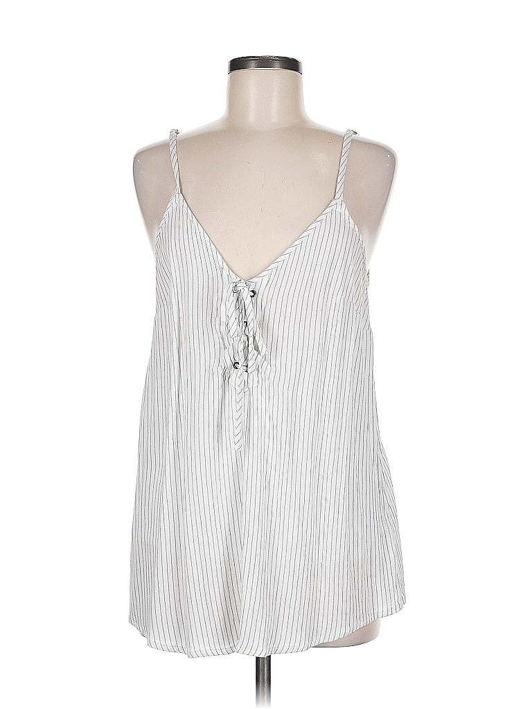 Pre-owned Torrid Sleeveless Blouse In White