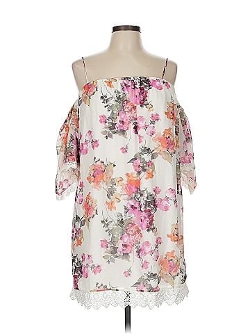 City Triangles Sleeveless Blouse (view 1)