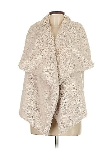 BB Dakota Poncho (view 1)