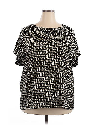 Violet & Claire Short Sleeve Blouse (view 1)