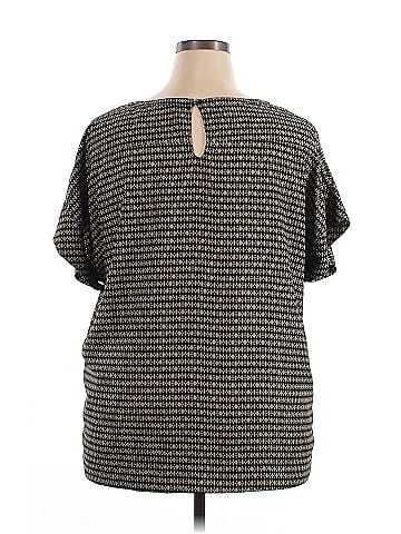 Violet & Claire Short Sleeve Blouse (view 2)