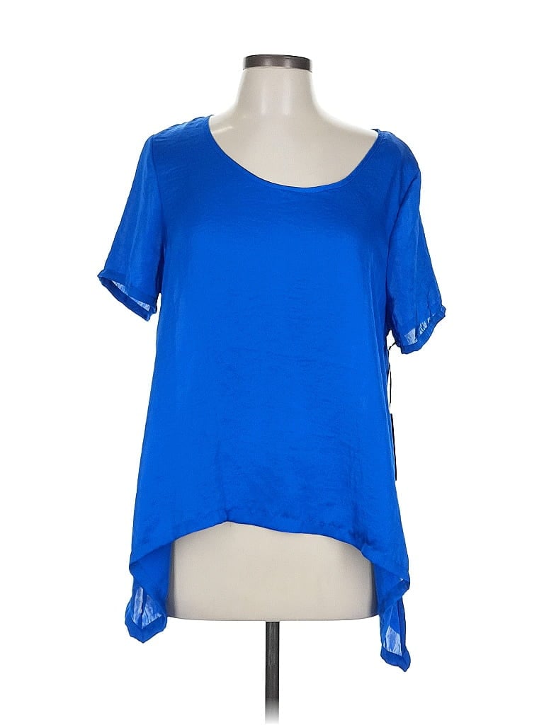 Click to view more detailed imagery on our partner's website Pre-owned Dex Short Sleeve Top Blue Scoop Neck Tops