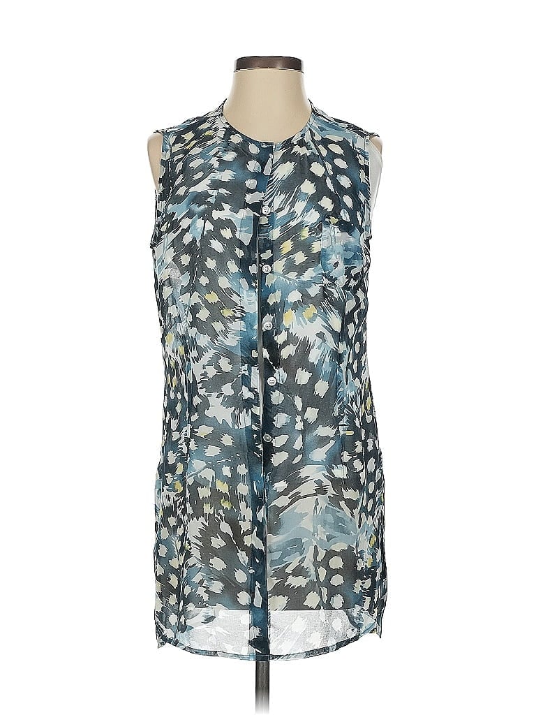 Click to view more detailed imagery on our partner's website Pre-owned Cabi Sleeveless Blouse In Blue