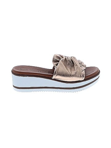 Ron White Wedges (view 1)