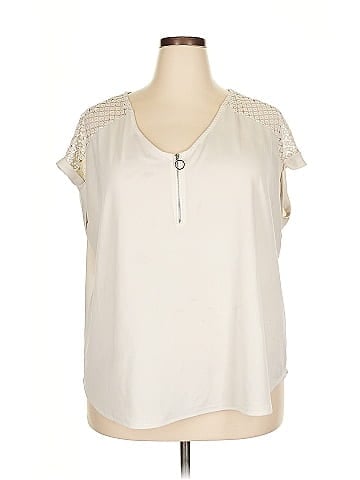 Daisy Fuentes Short Sleeve Top (view 1)