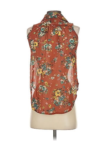 Wet Seal Sleeveless Blouse (view 2)