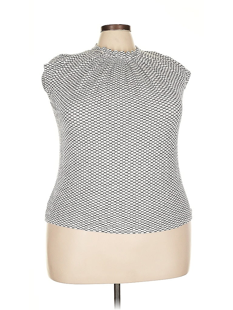 Pre-owned Elle Sleeveless Blouse In Silver