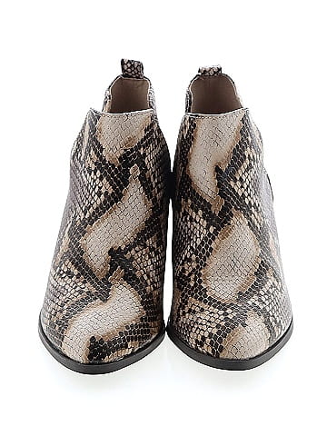 Journee Collection Ankle Boots (view 2)