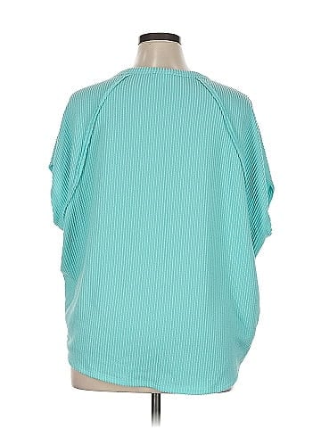 Andree by UNIT Poncho (view 2)