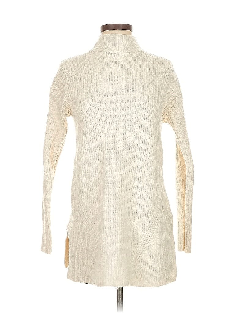Pre-owned Old Navy Turtleneck Sweater In White
