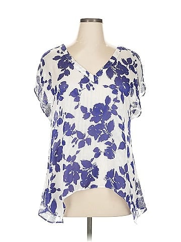 Bold Elements Sleeveless Blouse (view 1)
