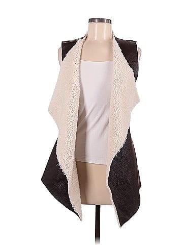 Echo Vest (view 1)
