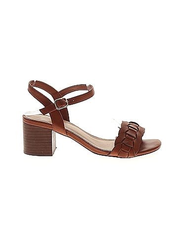 Market and Spruce Heels (view 1)