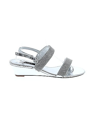 Nina Wedges (view 1)