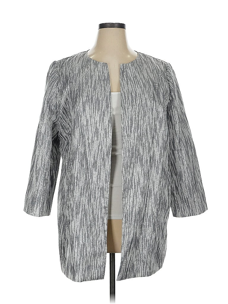 Pre-owned Travelers By Chico's Coat In Gray