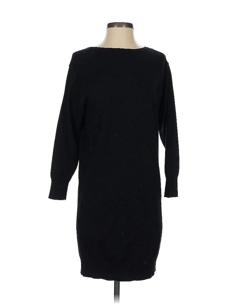 Click to view more detailed imagery on our partner's website Pre-owned Uniqlo Casual Dress In Black