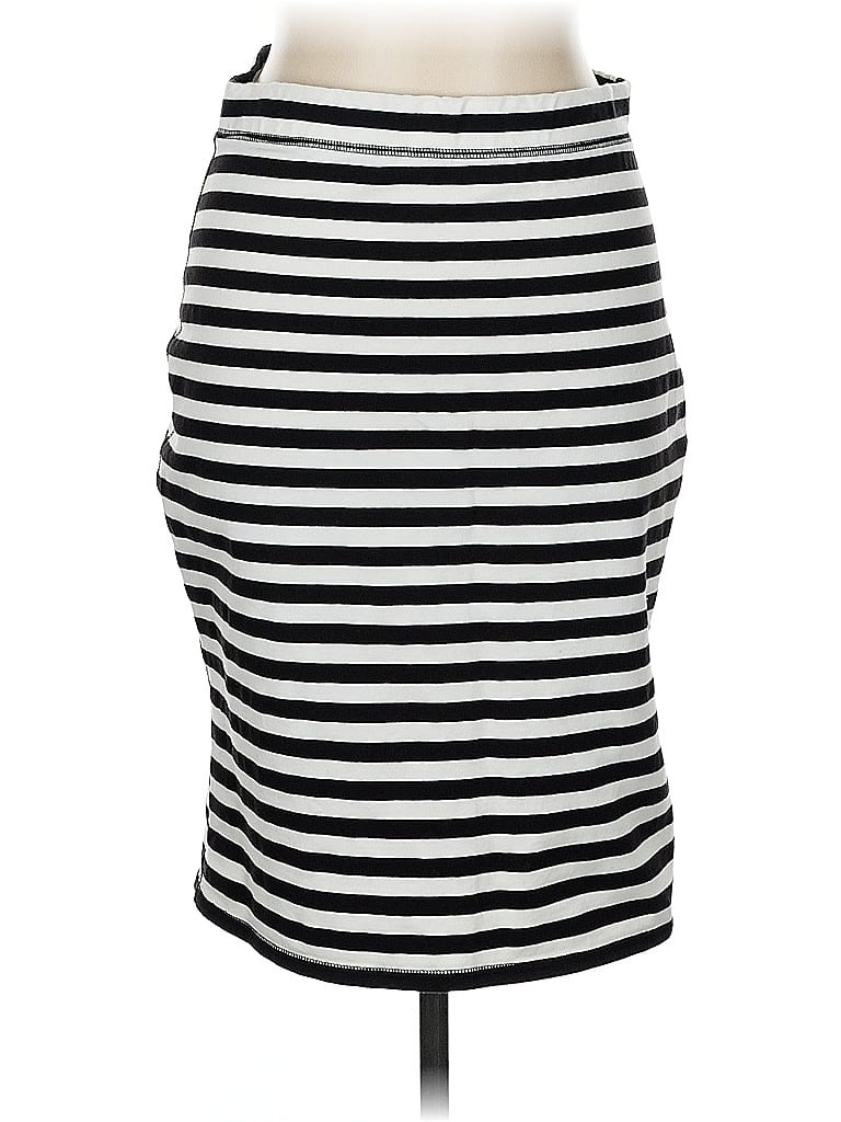 Pre-owned Old Navy Casual Skirt In Black