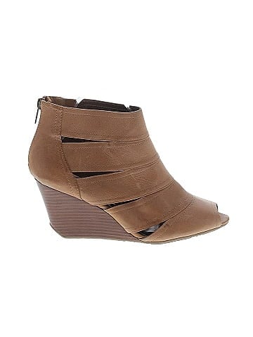 Kenneth Cole REACTION Wedges (view 1)