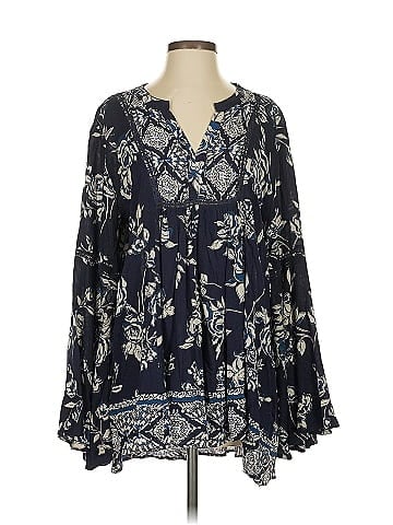 Nostalgia Long Sleeve Blouse (view 1)