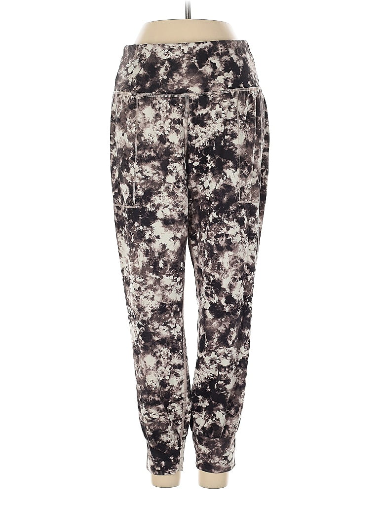 Click to view more detailed imagery on our partner's website Pre-owned Athleta Active Pants In Gray