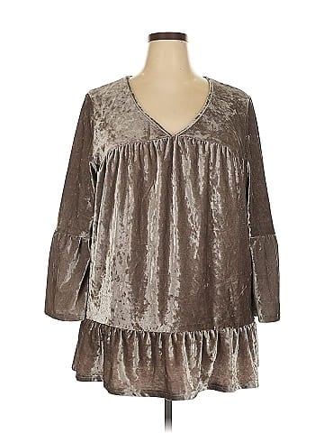 Lily by Firmiana 3/4 Sleeve Blouse (view 1)