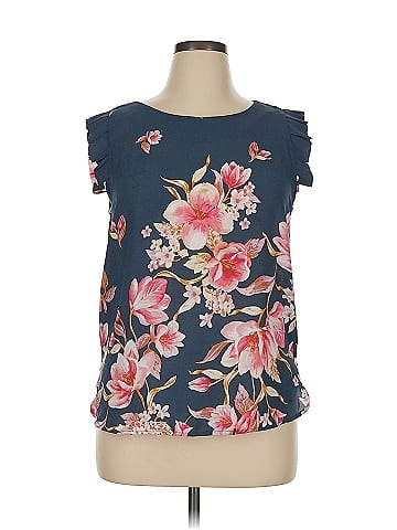 Sweet Rain Sleeveless Blouse (view 1)