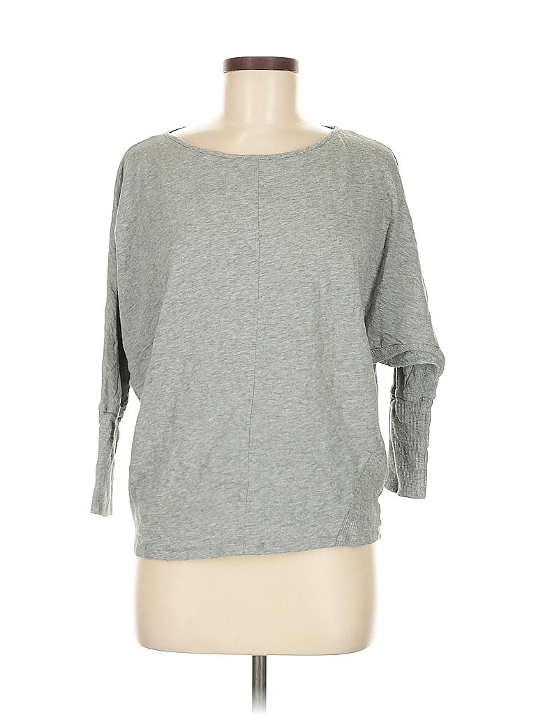 Click to view more detailed imagery on our partner's website Pre-owned Two By Vince Camuto 3/4 Sleeve Top Gray Boatneck Tops
