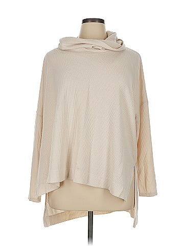 ADY P Poncho (view 1)