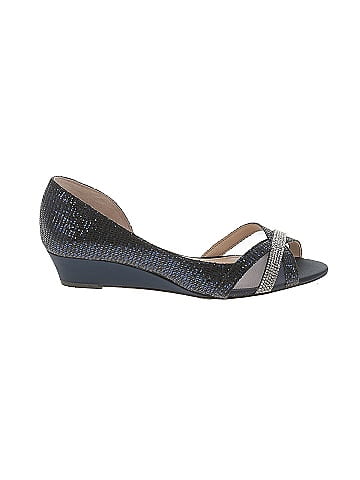 Nina Wedges (view 1)