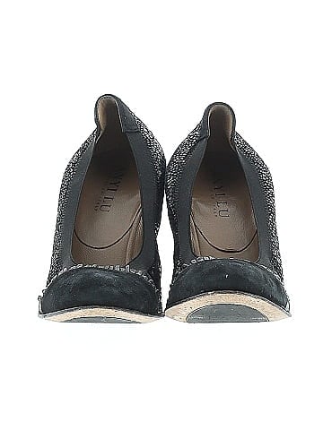 Anyi Lu Heels (view 2)