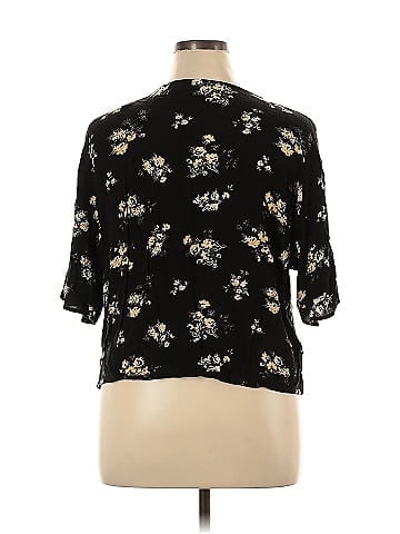 LUQ Short Sleeve Blouse (view 2)