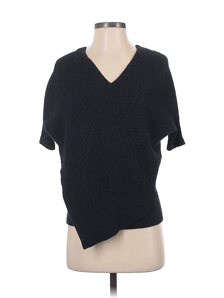 Pre-owned Vince Pullover Sweater In Black