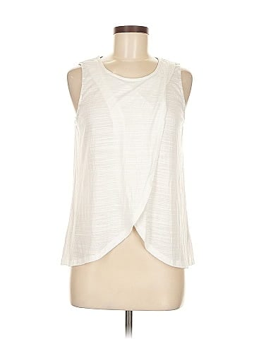 Hem & Thread Sleeveless Blouse (view 1)