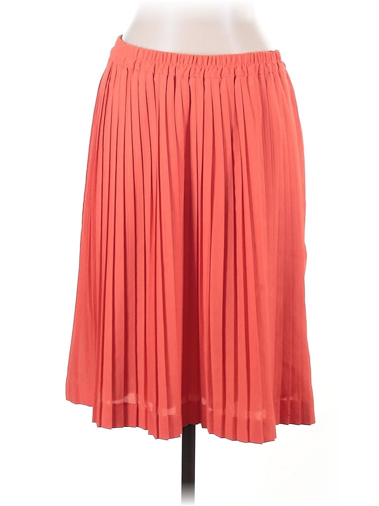 Click to view more detailed imagery on our partner's website Pre-owned Banana Republic Casual Skirt In Red