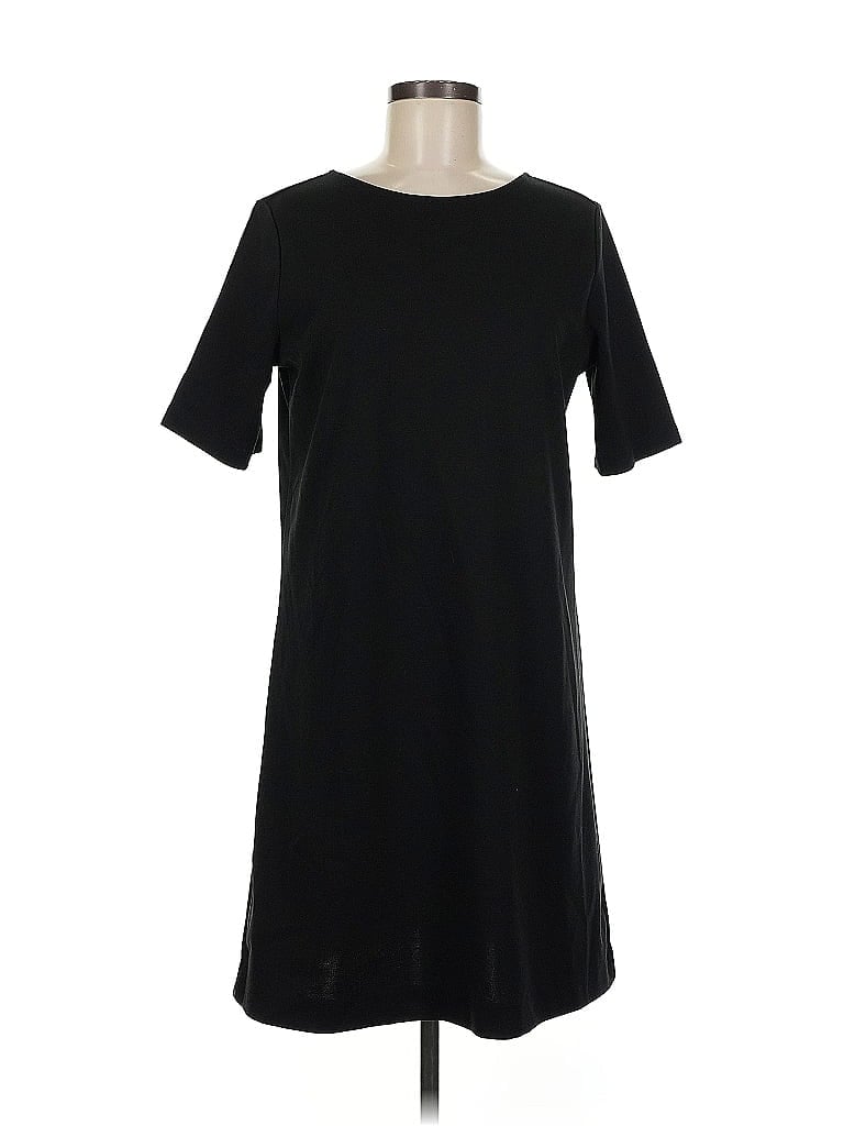Click to view more detailed imagery on our partner's website Pre-owned Gap Casual Dress In Black
