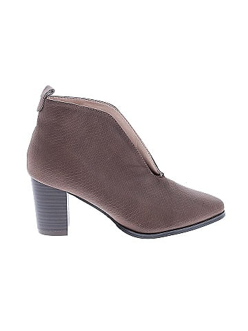 Journee Collection Ankle Boots (view 1)