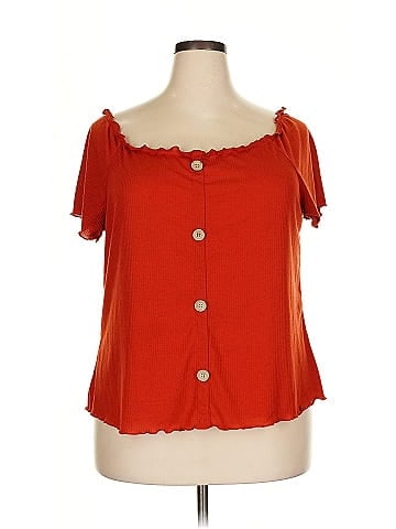 Full Circle Trends Short Sleeve Top (view 1)