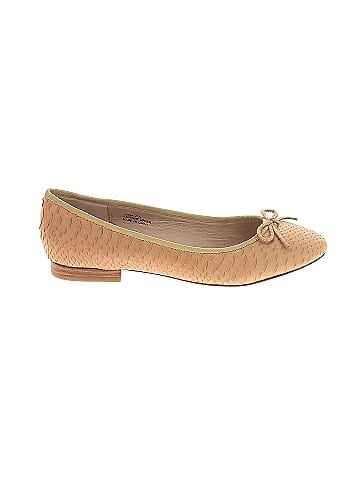 Pour La Victoire Flats (view 1)