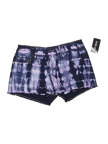 Hot Topic Shorts (view 1)