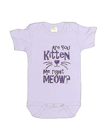 Laughing Giraffe Short Sleeve Onesie (view 1)