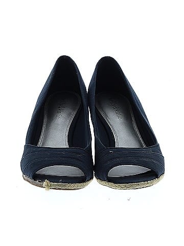 Kelly & Katie Wedges (view 2)